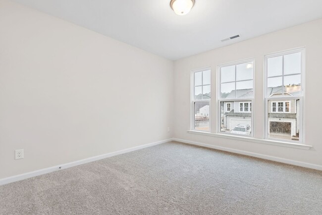 Building Photo - Well Appointed 3-Bedroom Townhome in Durham!