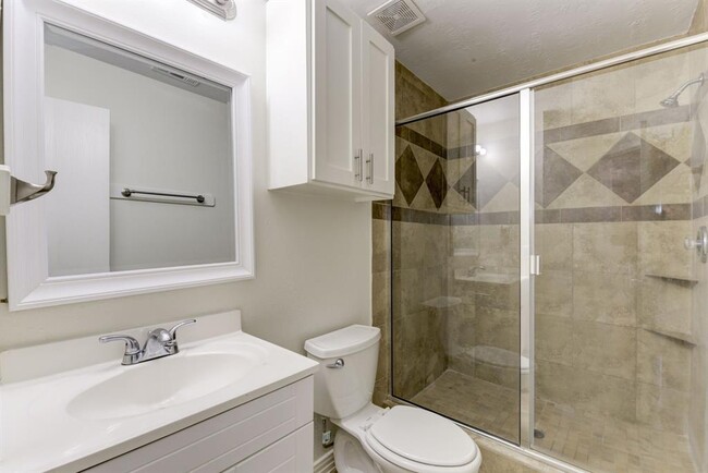 Building Photo - 29419 Fox River Dr