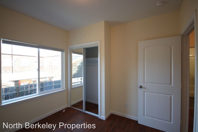 Building Photo - 2414 Dana St