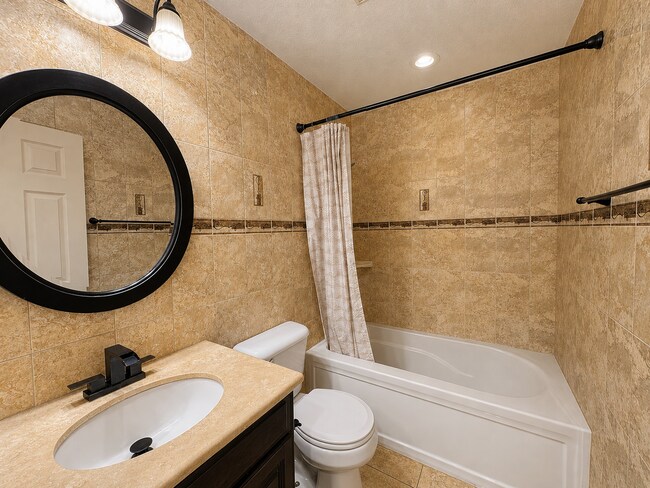 Building Photo - 621 Marbella Ct