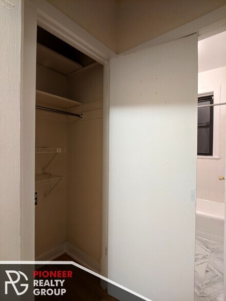 Building Photo - 630 W Cornelia Ave