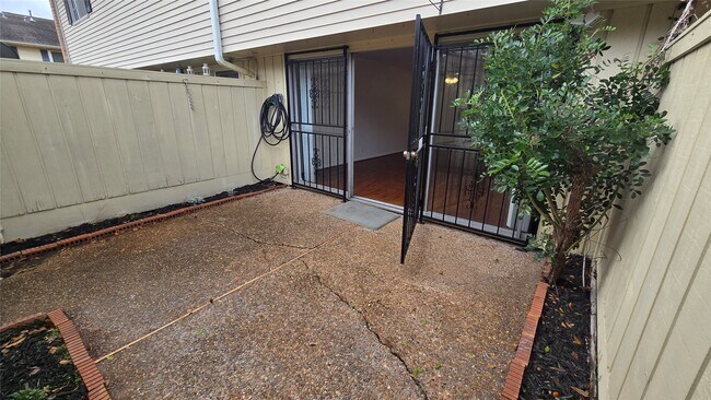 Building Photo - 2039 Winrock Blvd