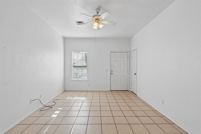 Building Photo - 1021 Shady Creek Cir