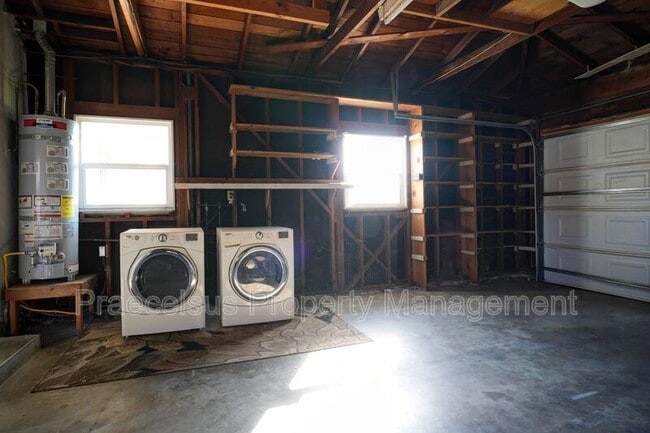 Building Photo - 5021 Garfield St