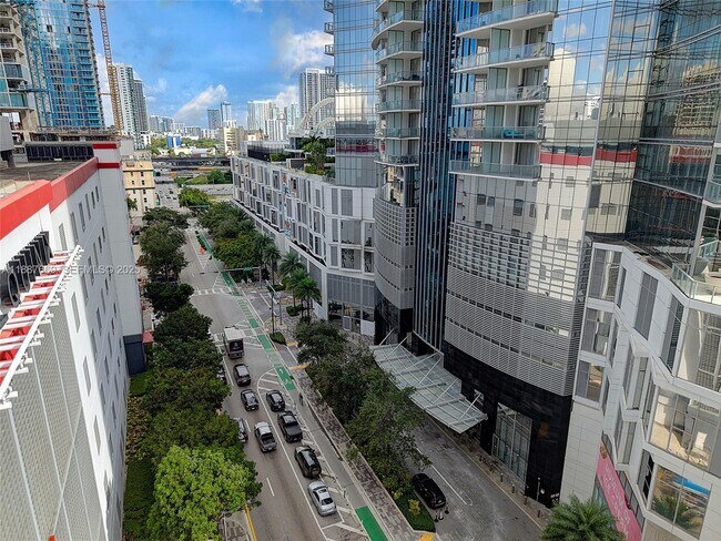 Building Photo - 851 NE 1st Ave