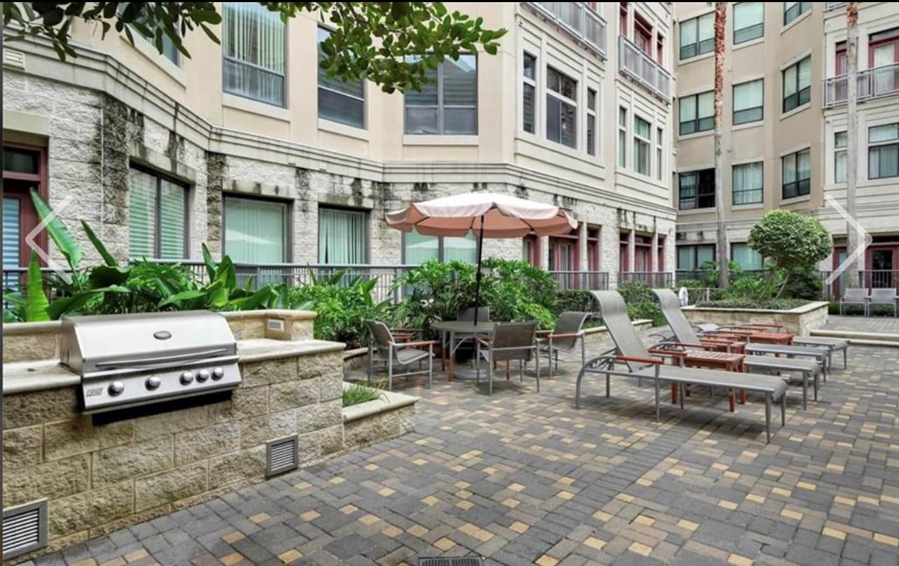 Building Photo - 1901 Post Oak Blvd