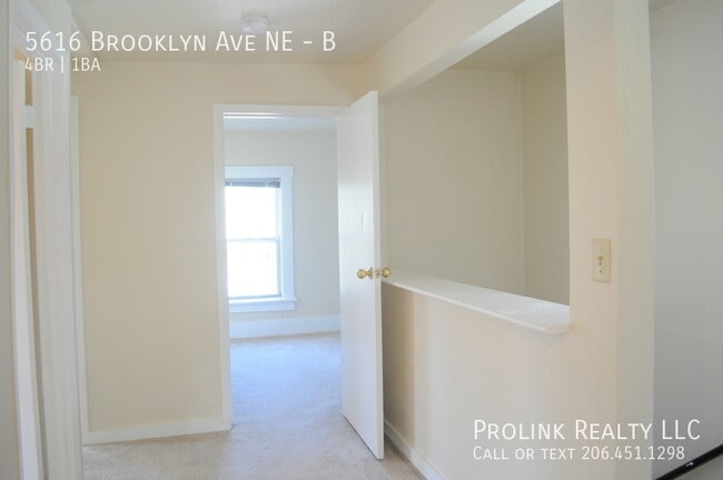 Building Photo - 5616 Brooklyn Ave NE