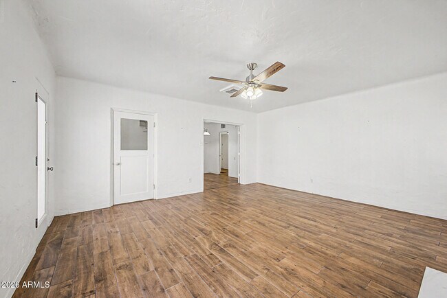 Building Photo - 1326 E Palm Ln