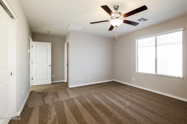 Building Photo - 3939 S 82nd Dr