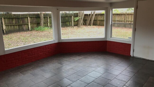 Building Photo - 11035 Vanderford Dr