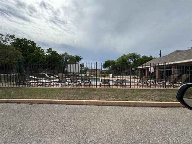 Building Photo - 1800 Twisted Oak Dr