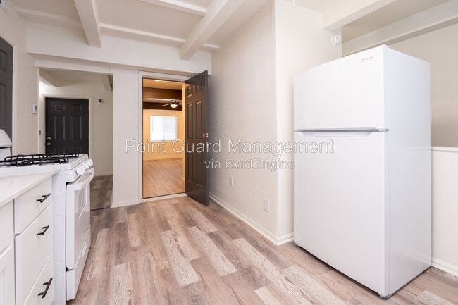 Building Photo - 1341 W Dora St
