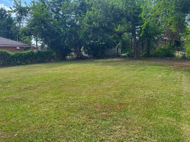 Building Photo - Cozy & Convenient Living in NE OKC with this 2-bedroom Home!