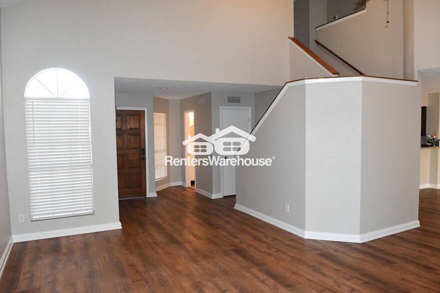 Building Photo - 1502 N Central Dr