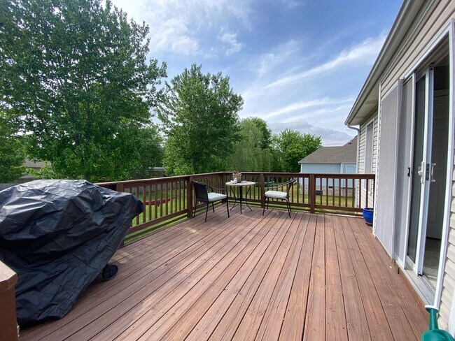 Building Photo - 3672 Fieldstone Dr