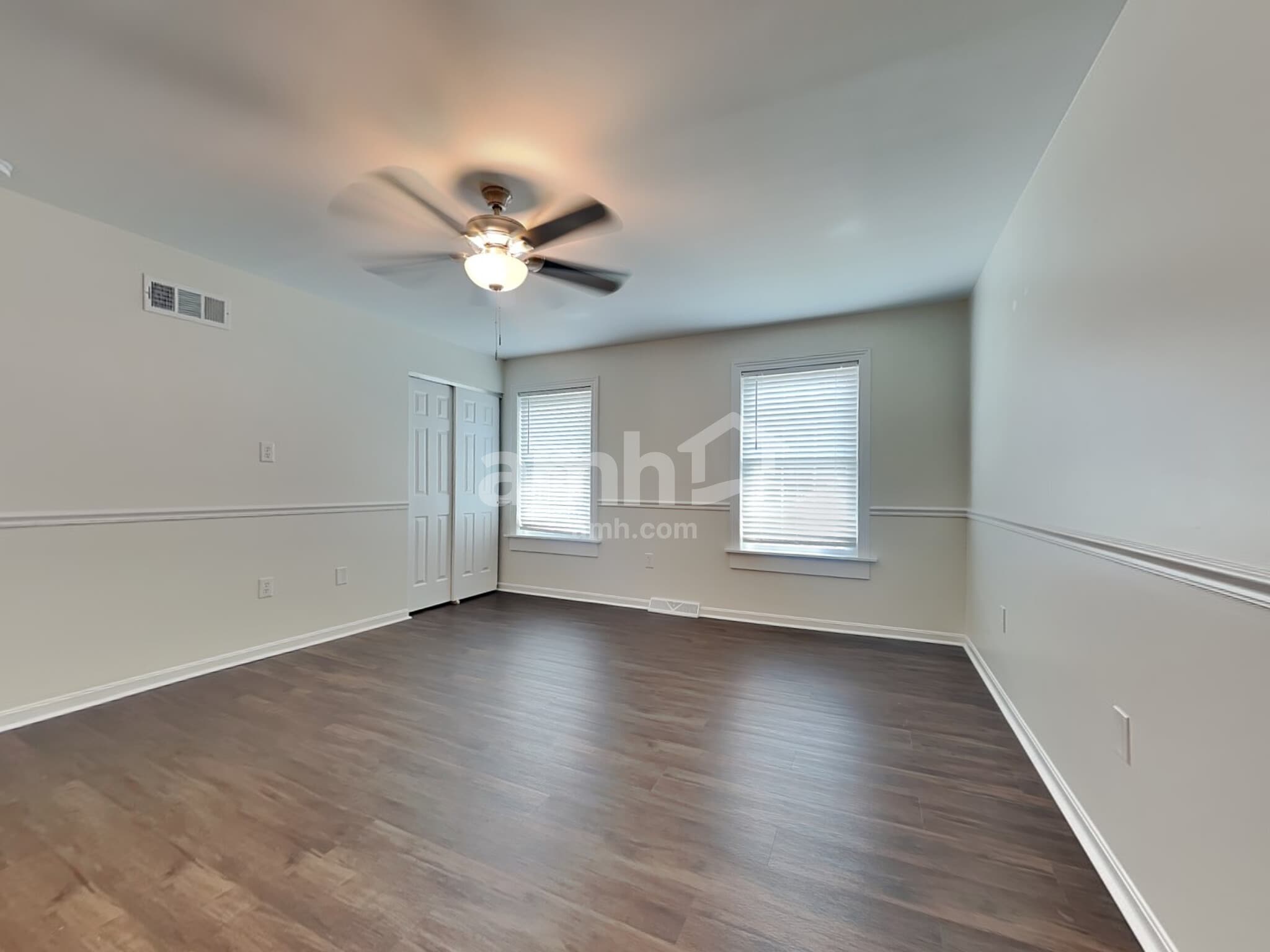 Building Photo - 2113 Lynwood Pl
