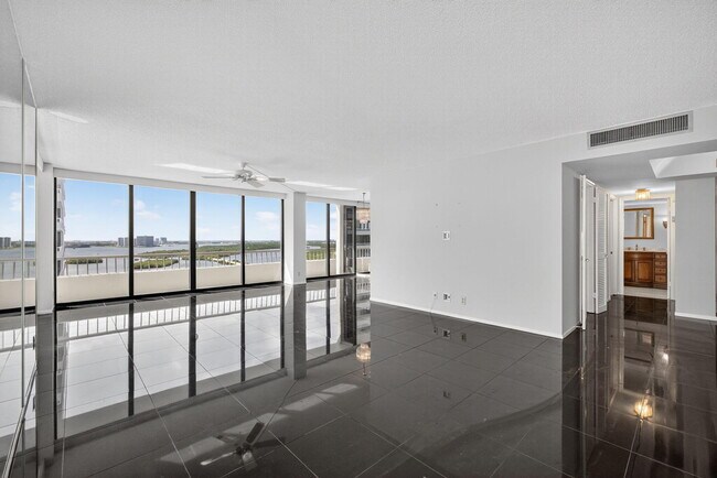 Building Photo - 5540 N Ocean Dr
