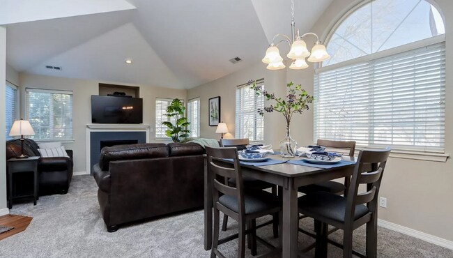 Building Photo - Beautiful Condo In Surprise Valley!