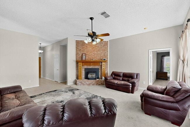 Building Photo - 920 Mason Ln