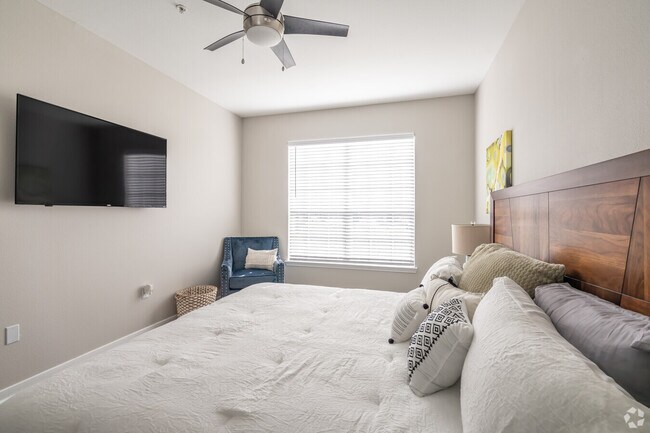 Building Photo - One Month Free on Two Bedrooms!