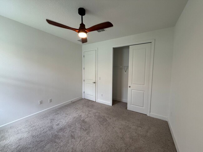 Building Photo - 5 Bedroom 4 Bath W/Office & 3-Car Garage (...