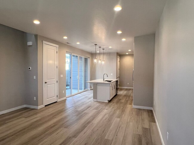 Building Photo - Brand new 3 bed 2.5 bath townhome in Stars...