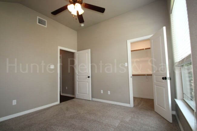 Building Photo - Temple 4 bedroom in Carriage House Subdivi...