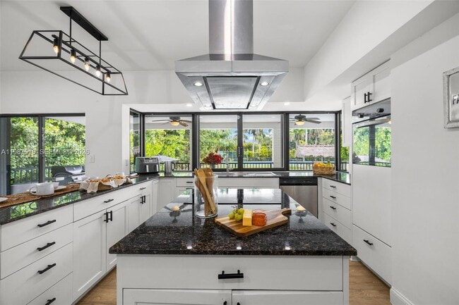 Building Photo - 14615 SW 77th Ct