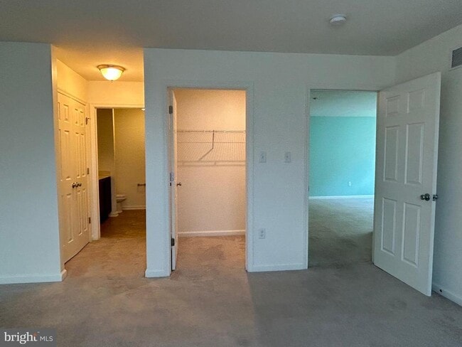 Building Photo - 106 Sirius Dr