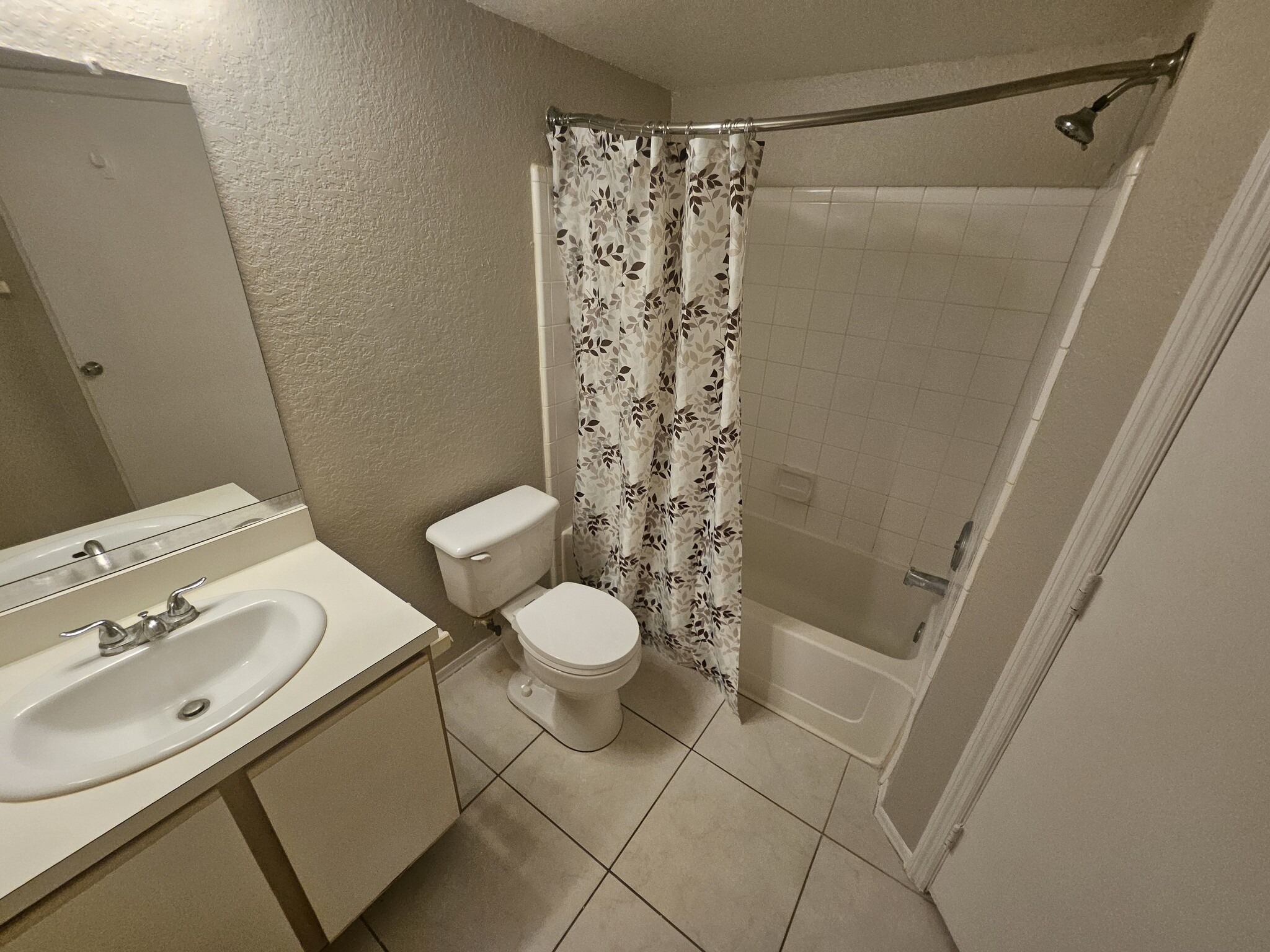 Building Photo - 2213 Grand Cayman Ct