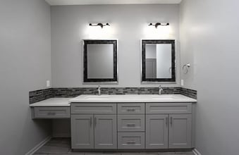 Building Photo - Beautiful 5 Bed/3 Bath House Available February 1st, 2026!