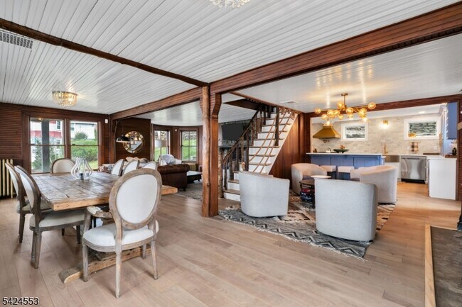 Building Photo - 363 Lakeside Blvd