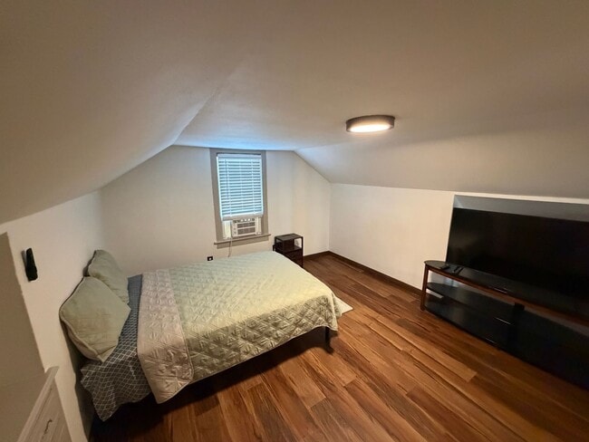 Building Photo - 1707 N Charles St