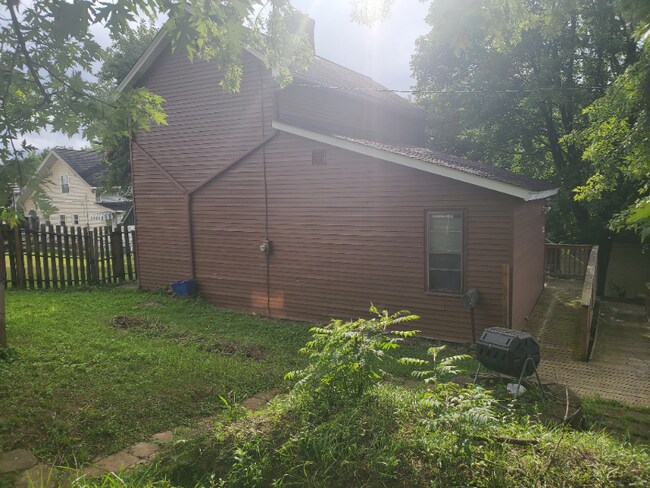 Building Photo - 20 Euclid St