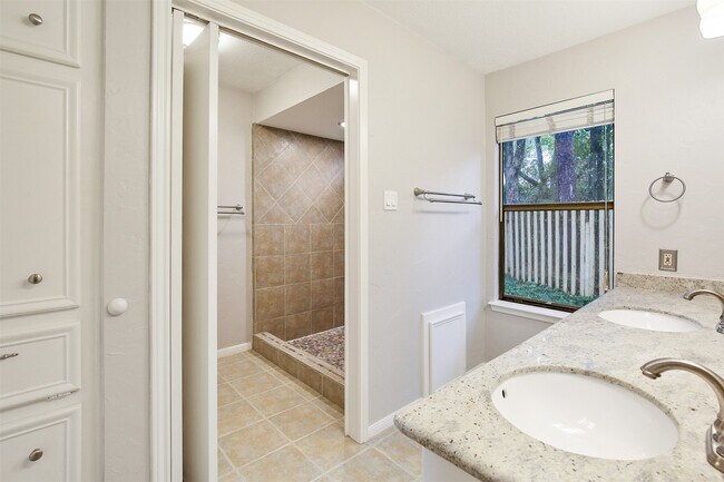 Building Photo - 36 N Autumnwood Way