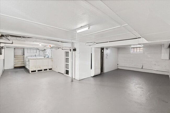 Building Photo - 51 George St