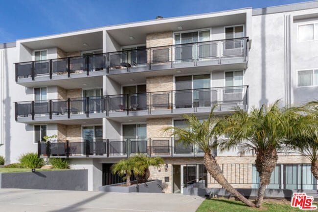 Building Photo - 847 5th St