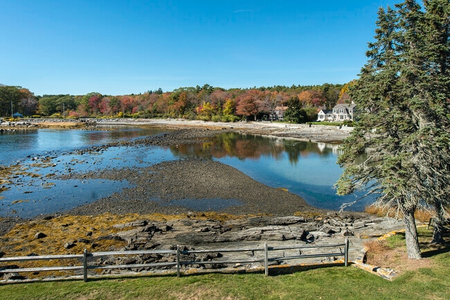 Building Photo - 7 Point Rd