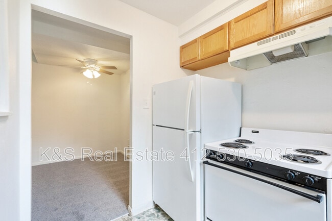 Building Photo - 760 5th Ave