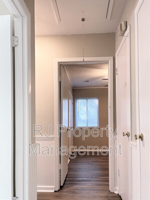 Building Photo - 4575 Buffer Dr