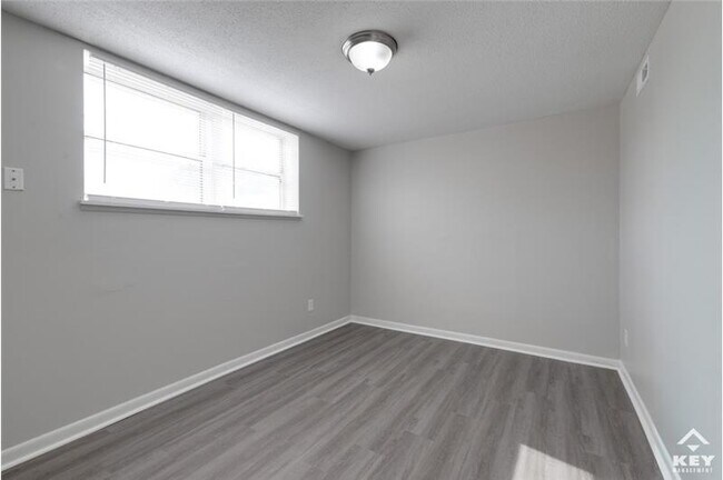 Building Photo - 2975 Salina Ct