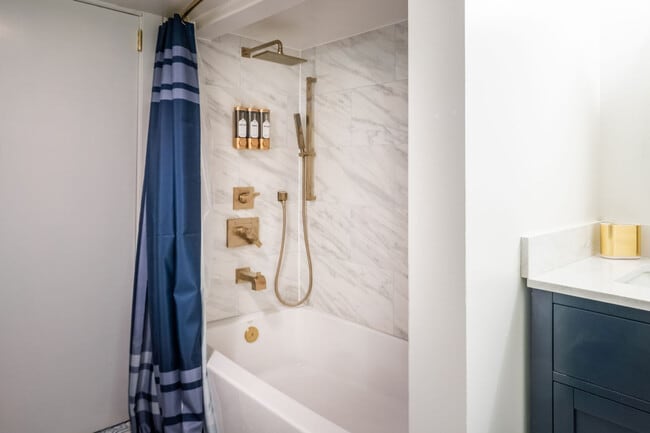 Building Photo - 184 Grand Ave