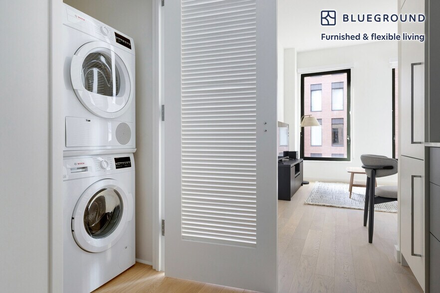 Building Photo - 244 W 29th St