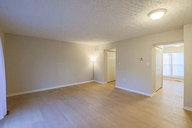 Building Photo - Rosedale 3BR 1/5 Bath now Available!!