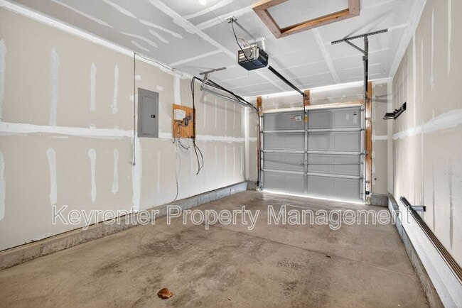 Building Photo - 1111 Ridgeway Dr