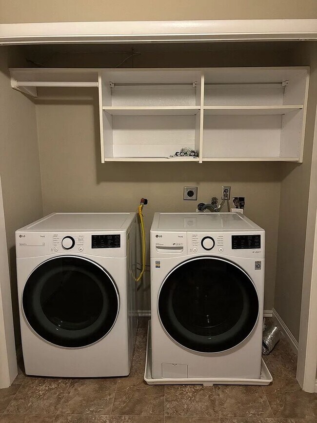 Building Photo - 595 Mountainville Cir