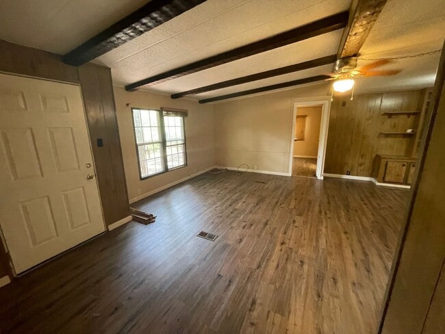 Building Photo - NEW ON MARKET /// RIVER FRONT CABIN AVAILABLE!!