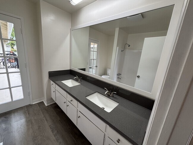 Building Photo - 2105 Grant Ave