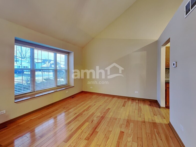 Building Photo - 25766 S Taft St