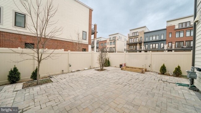 Building Photo - 43057 Pony Truck Terrace